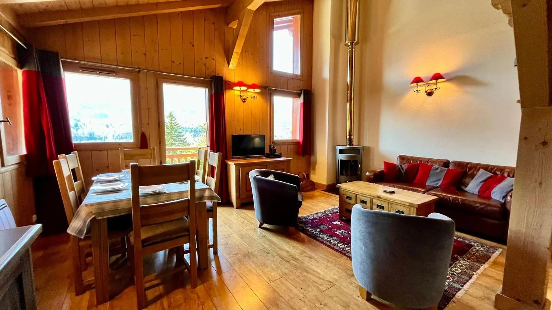 Chalet Moderne 3 Chambres Avec Balcon Et Garage A Samoens - Fr-1-624-25
